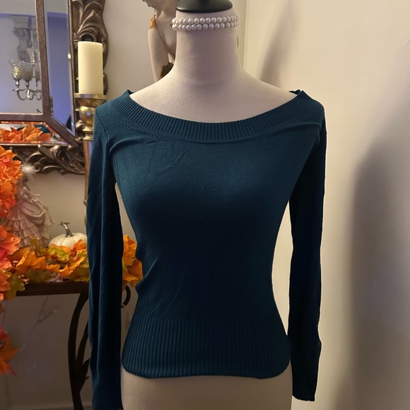 BUNDLE OF TWO EXPRESS VINTAGE SWEATERS - Picture 4 of 5